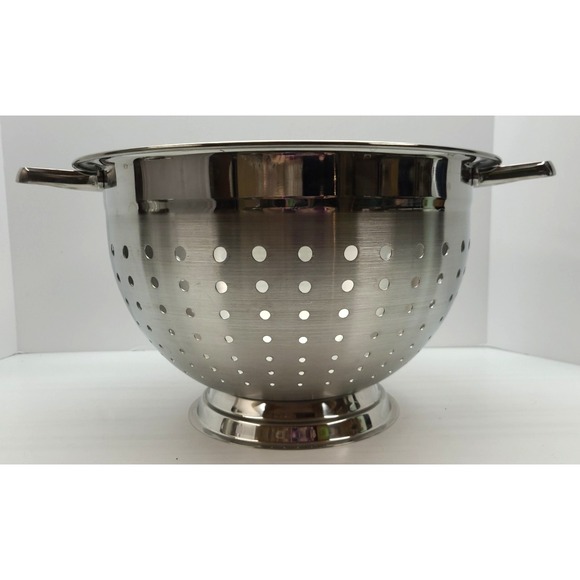 The Unbranded Brand Other - 8 Qt Stainless Steel Collander Extra Large